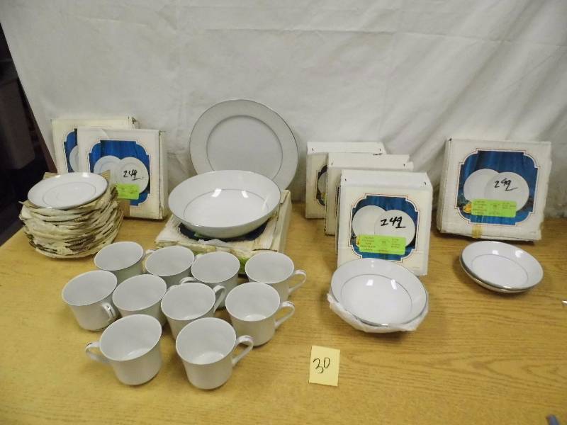 lot 30 image: China