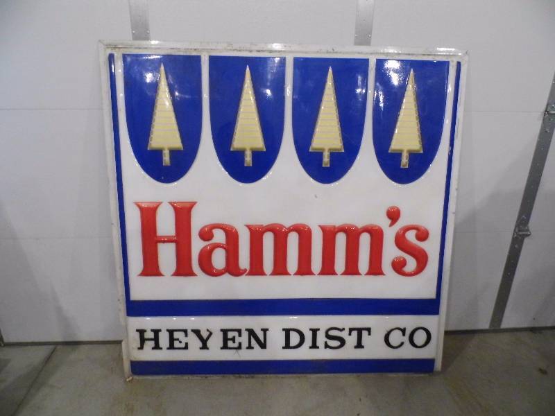 lot 43 image: Hamms Sign Face - Heyen