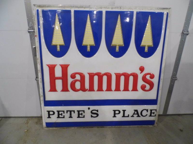 lot 44 image: Hamms Sign Face - Petes