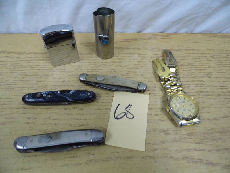 lot 68 image: Lighter - Pocket Knives