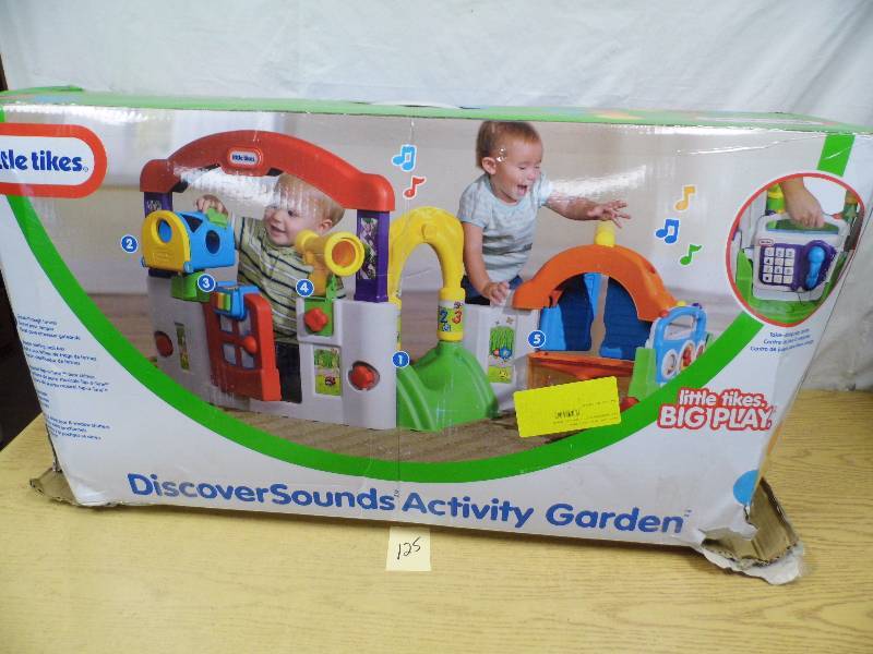 lot 125 image: Store Return - Little Tikes Activity Garden