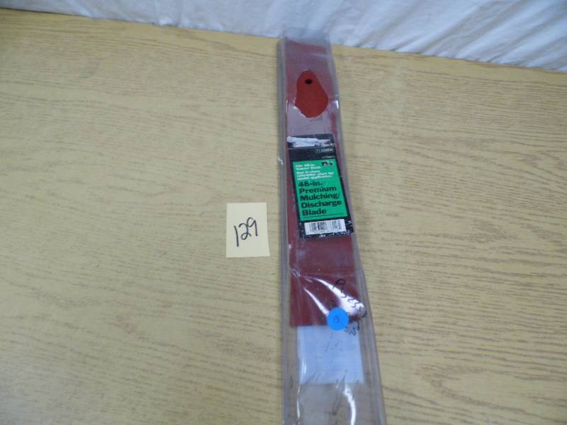 lot 129 image: Store Return - Lawn Mower Blade