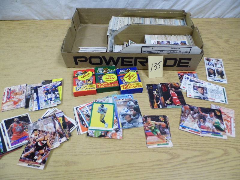 lot 135 image: Assorted Sports Cards