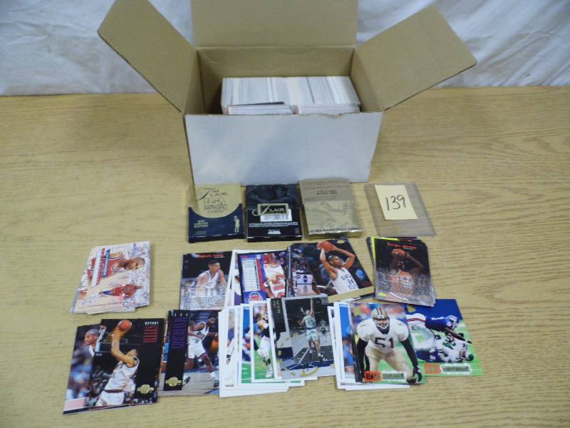 lot 139 image: Assorted Sports Cards
