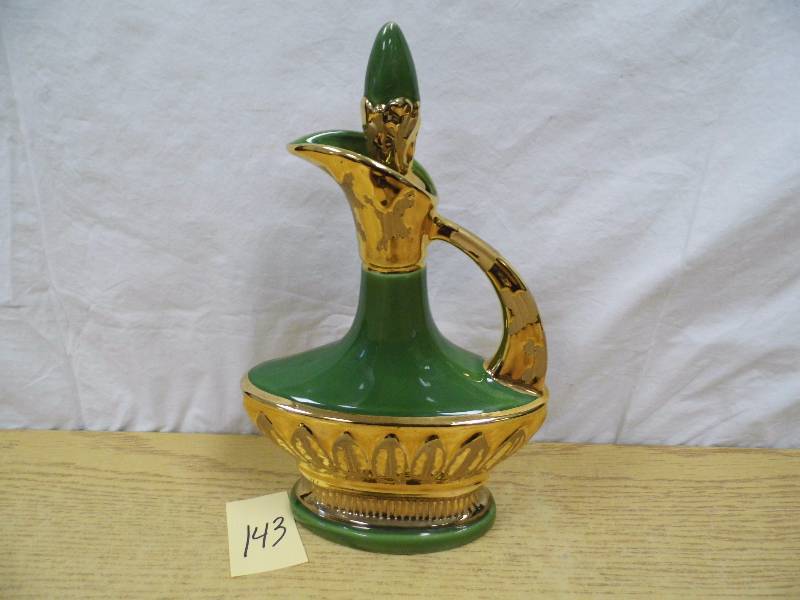 lot 143 image: Jim Beam Decanter