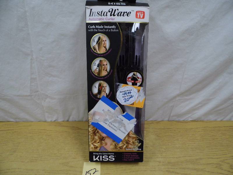 lot 152 image: Store Return - InstaWave Curler