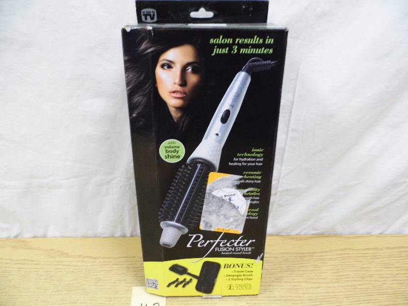 lot 162 image: Store Return - Perfect Fusion Styler