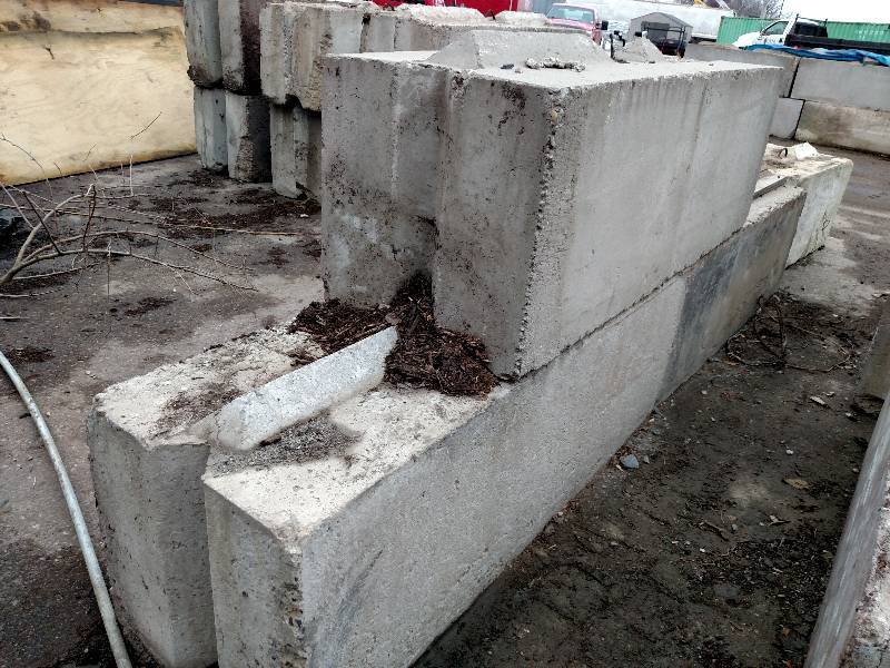 lot 14 image: (3) 6x2x2 & (1) 4x2x2 Concret...