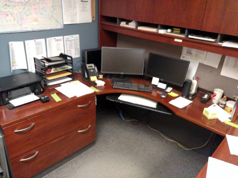 Wrap Around Office Desk, Overshelf,... Arteka Moving Auction KBID