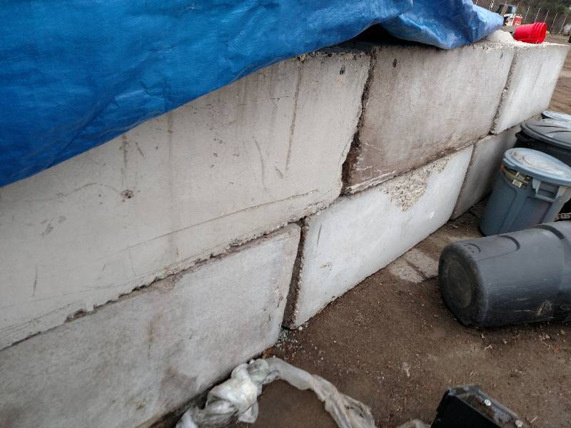 lot 20 image: (6) 6x2x2 Concrete Bin Blocks...