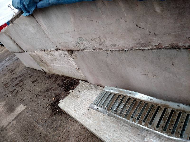 lot 22 image: (6) 6x2x2 Concrete Bin Blocks...