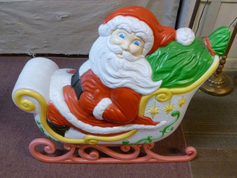 lot 16 image: Blow Mold