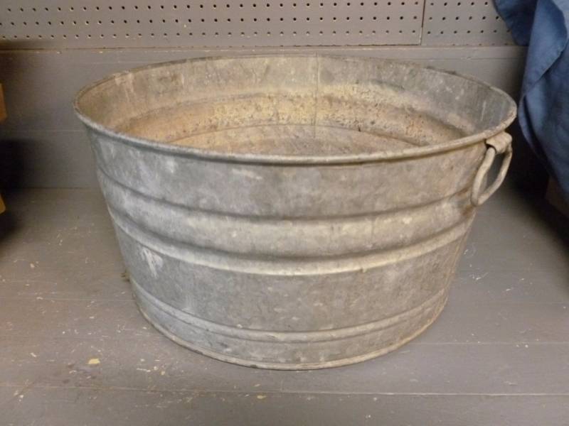 lot 29 image: Vintage Wash Tub