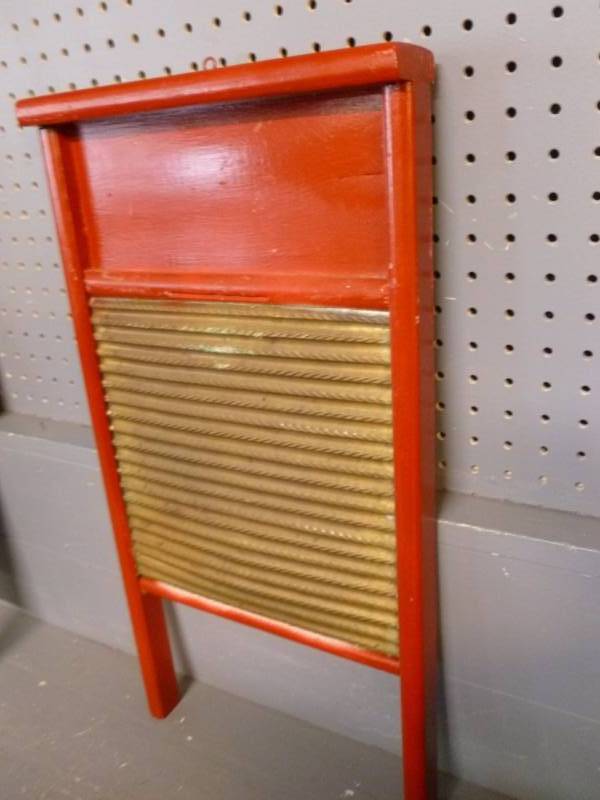 lot 54 image: Vintage Wash Board