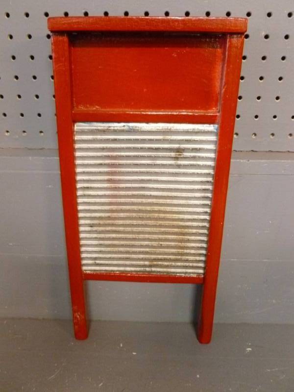 lot 55 image: Vintage Wash Board