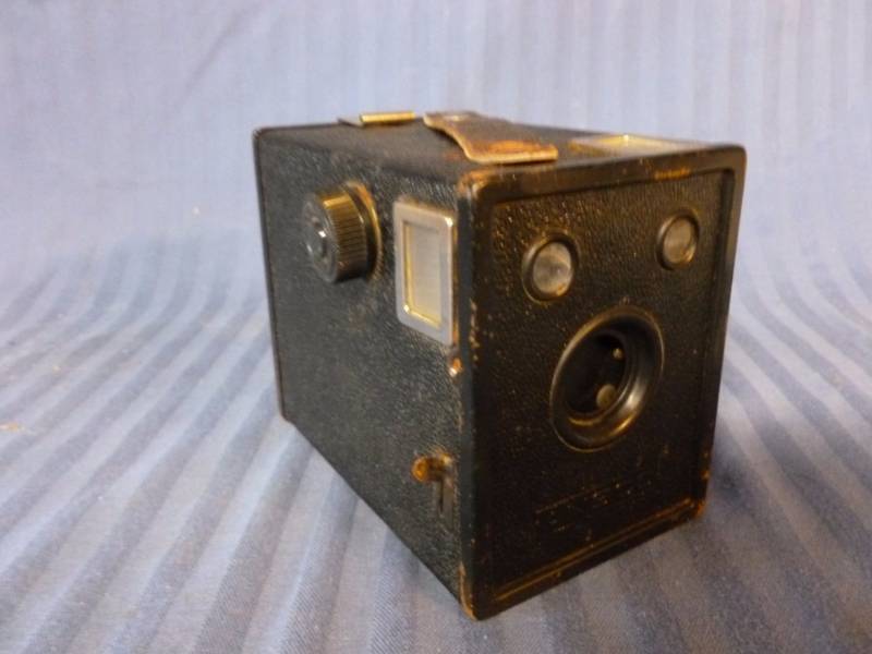 lot 57 image: Vintage Camera