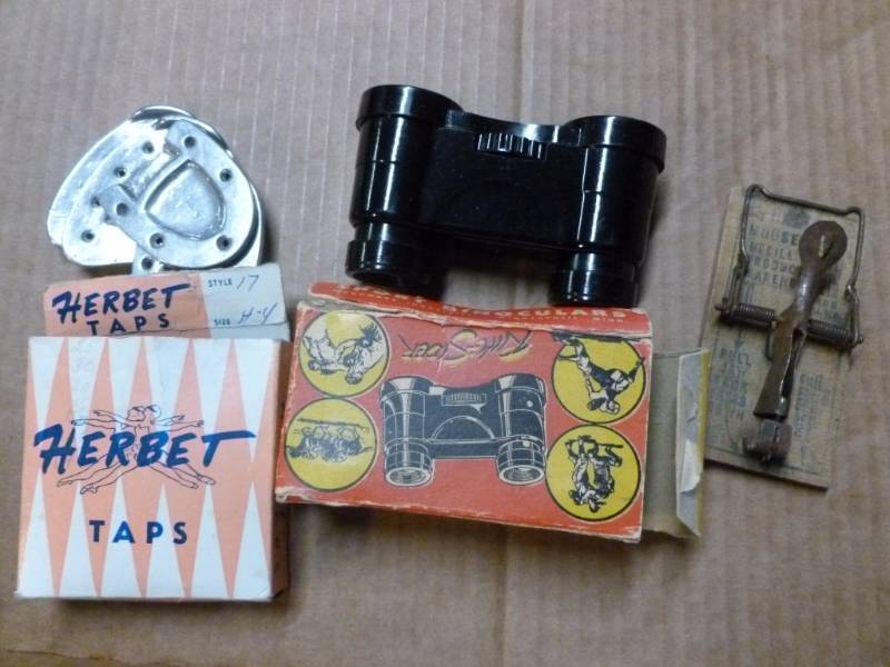 lot 81 image: Vintage Items
