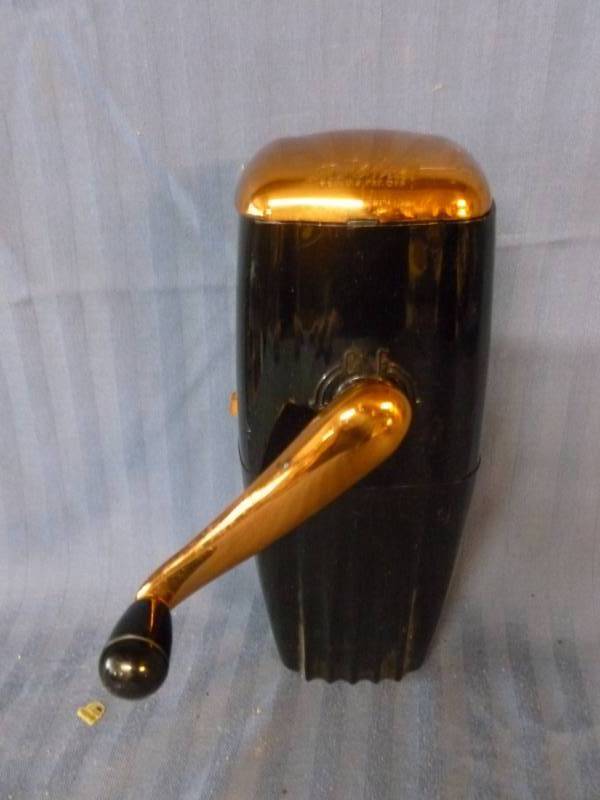 lot 107 image: Vintage Kitchen
