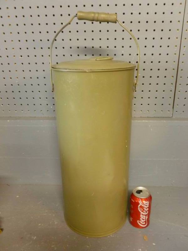 lot 125 image: Vintage Shotgun Pail