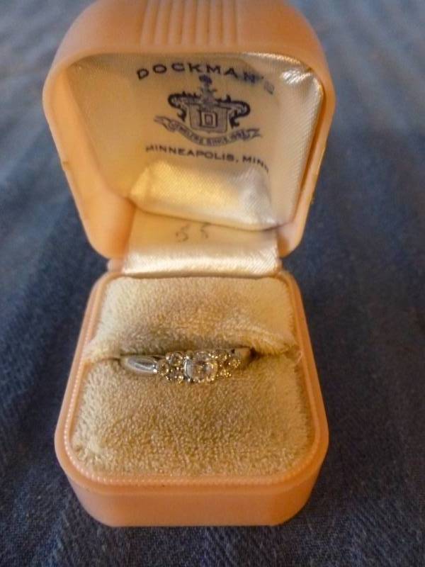 lot 130 image: Ladies Ring