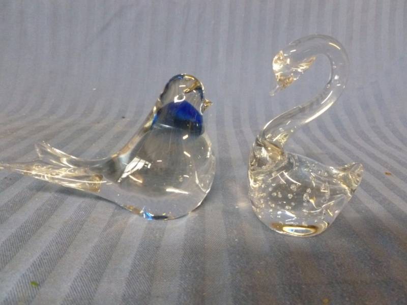 lot 142 image: Glass Figurines