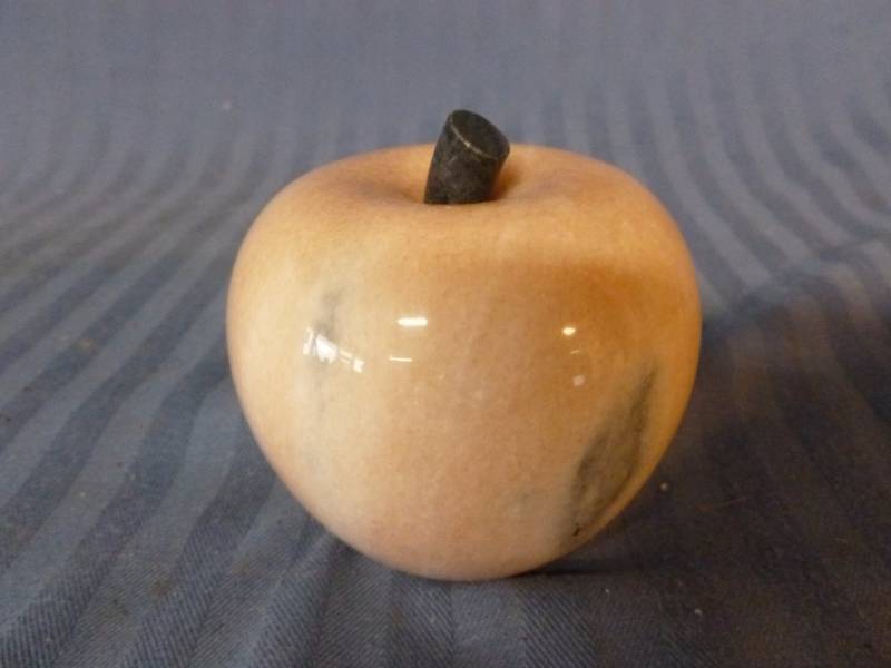 lot 145 image: Paper Weight