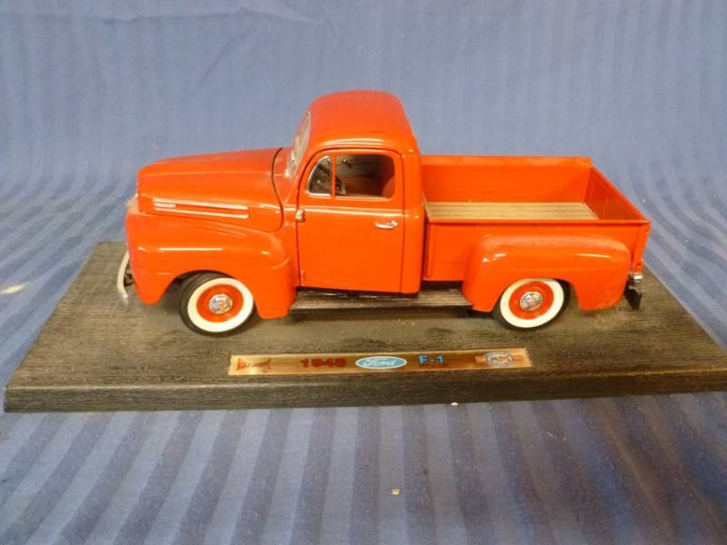 lot 152 image: Die Cast Metal Truck