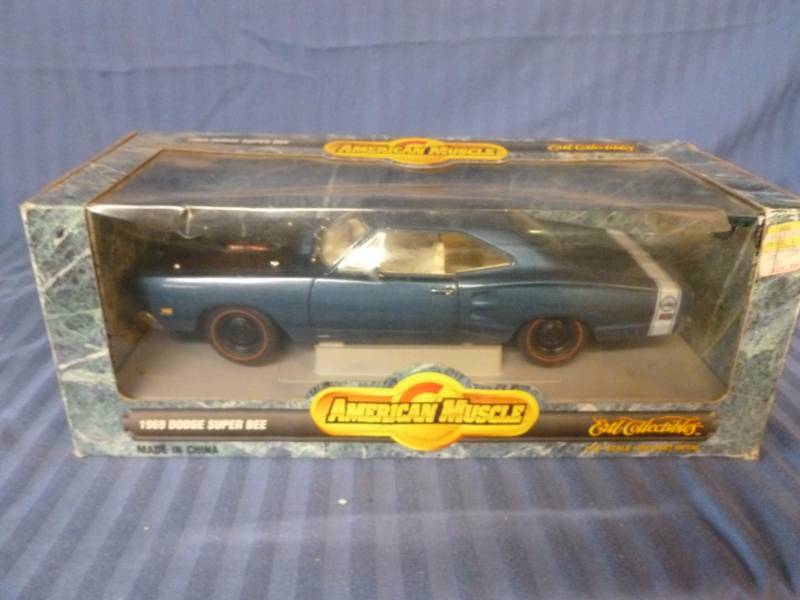 lot 163 image: Die Cast Metal Car
