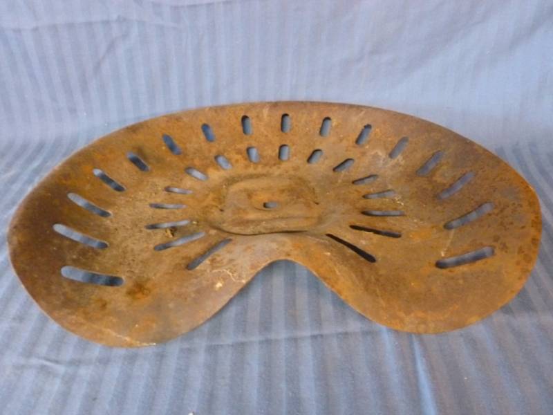 lot 174 image: Vintage Tractor Seat