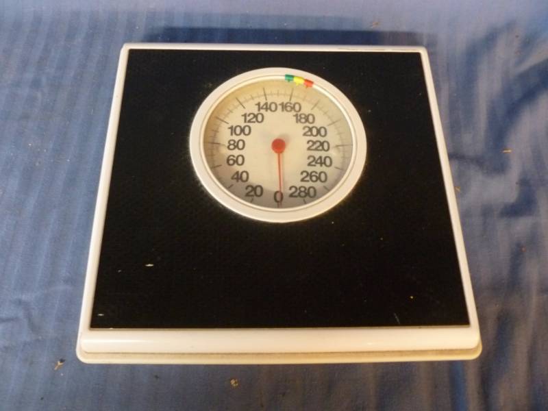 lot 181 image: Bathroom Scale