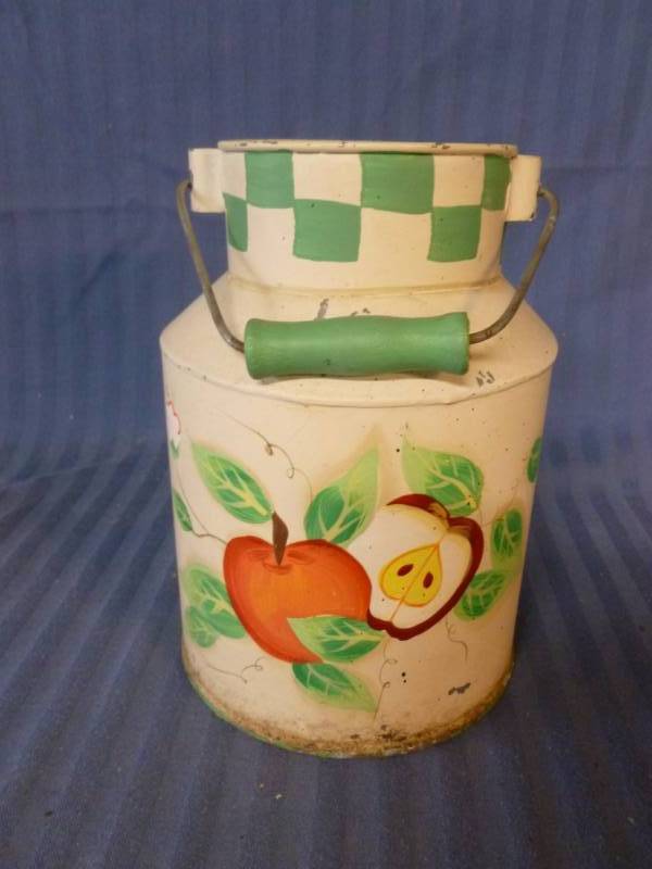 lot 188 image: Decorative