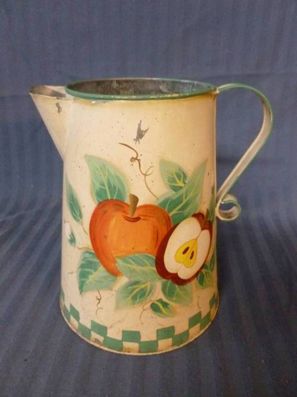 lot 189 image: Decorative