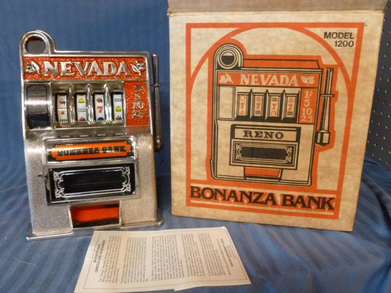 lot 190 image: Vintage Slot Machine Coin Bank