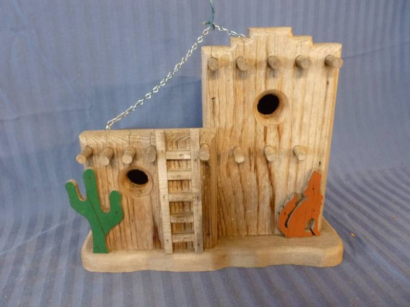 lot 193 image: Bird House