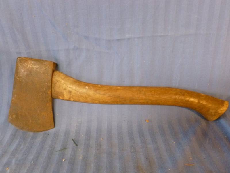 lot 207 image: Camp Ax