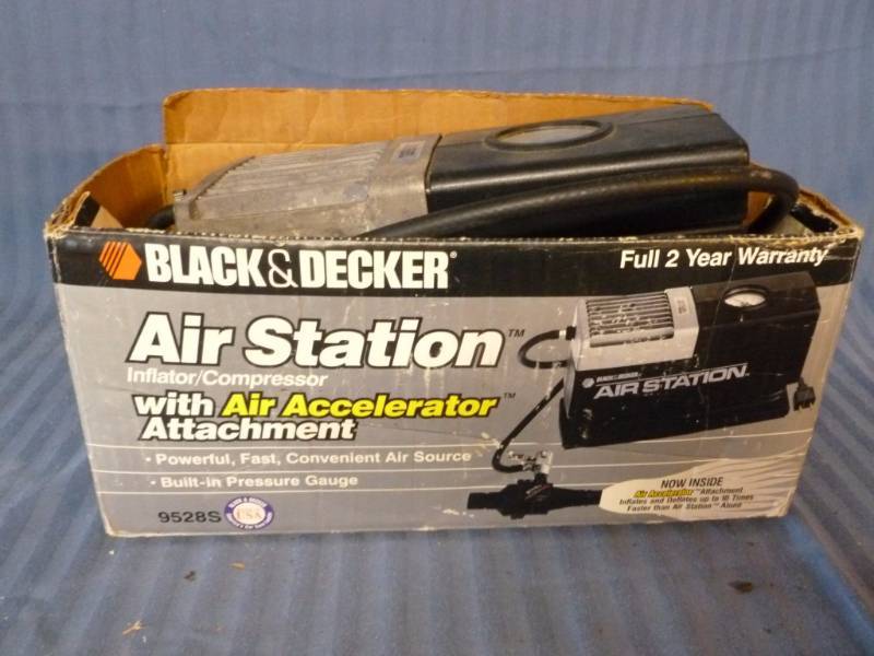 lot 222 image: 12 Volt Air Compressor