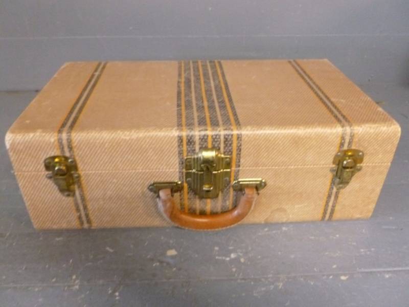 lot 227 image: Vintage Case