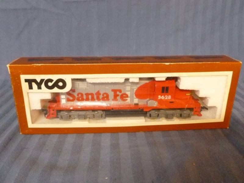 lot 251 image: HO Scale Locomotive
