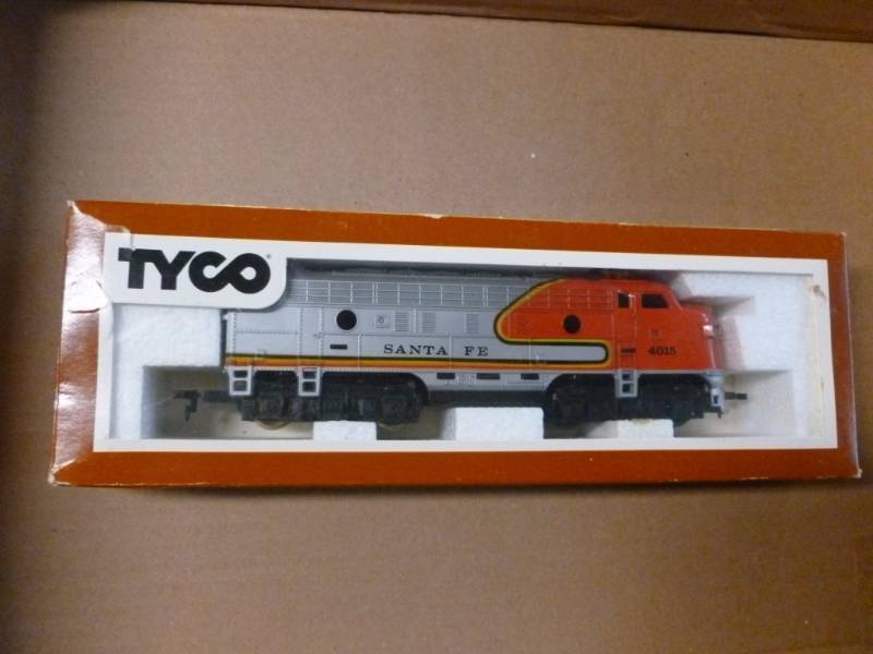 lot 257 image: HO Scale Locomotive