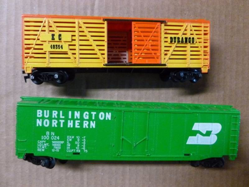 lot 258 image: HO Scale Train Cars