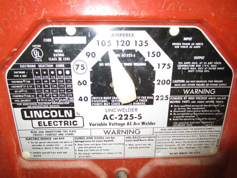 lot 30 image: Lincoln Arc Welder  Accessories