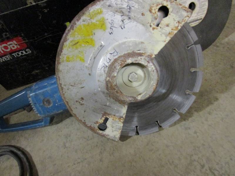 lot 32 image: Ryobi Cut Off Saw