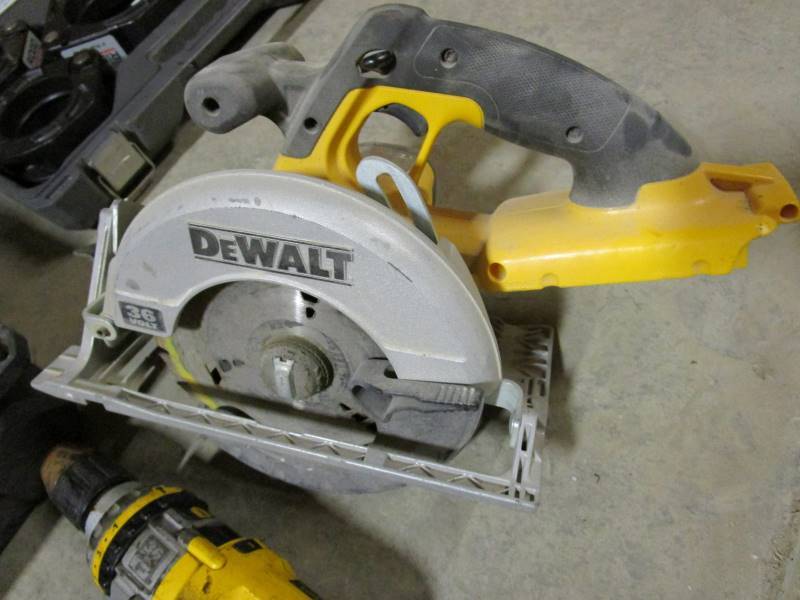 lot 33 image: 36v DeWalt Tool Set
