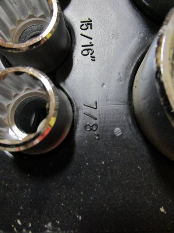 lot 41 image: 34 Drive Socket Set