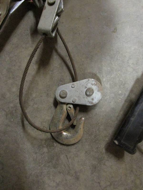 lot 50 image: (2) Winches