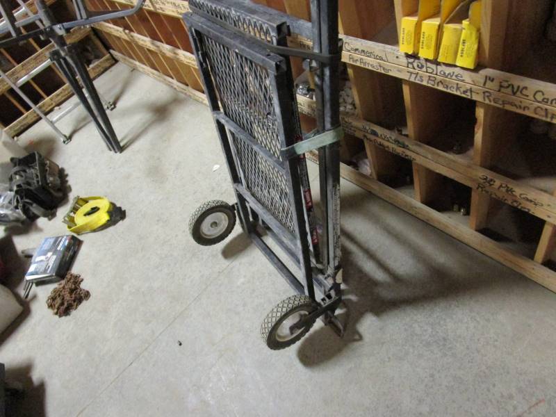 lot 57 image: Portable Metal Work Bench
