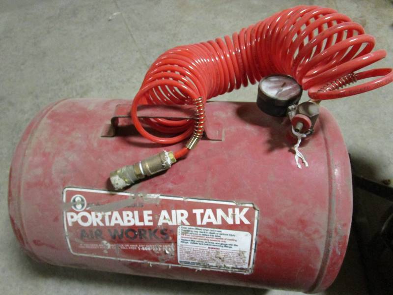 lot 60 image: Power Snake & Air Tank