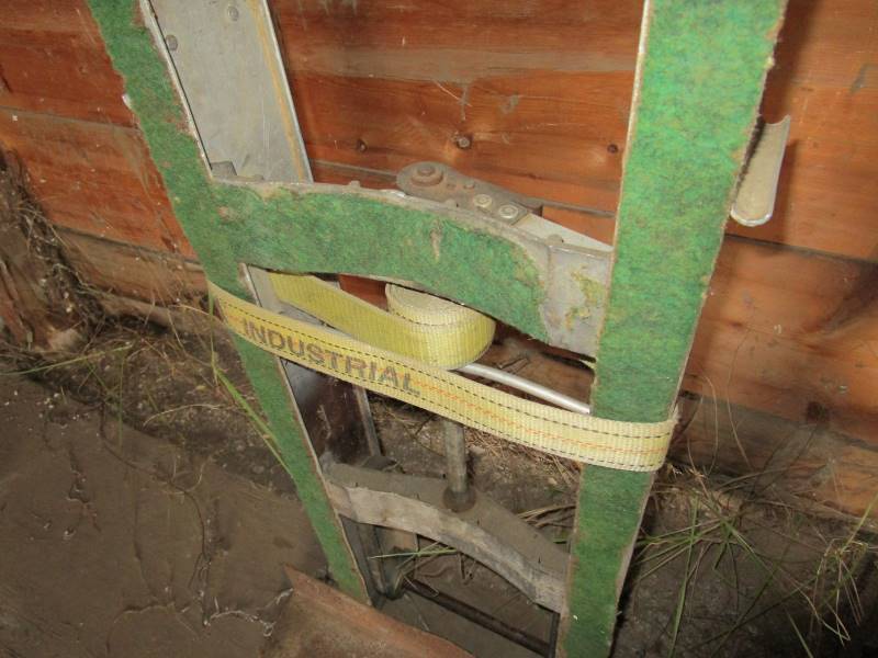 lot 95 image: (2) Alum Hand Carts