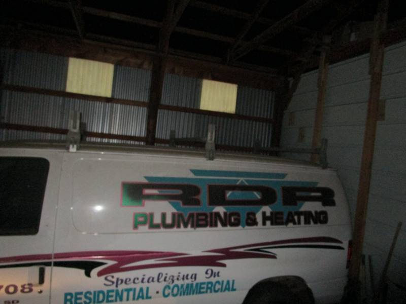 lot 13 image: 2001 Ford E350 Work Van