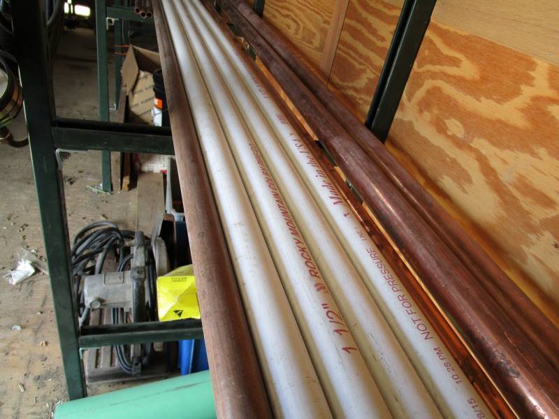 lot 106 image: Pipe Rack  Contents